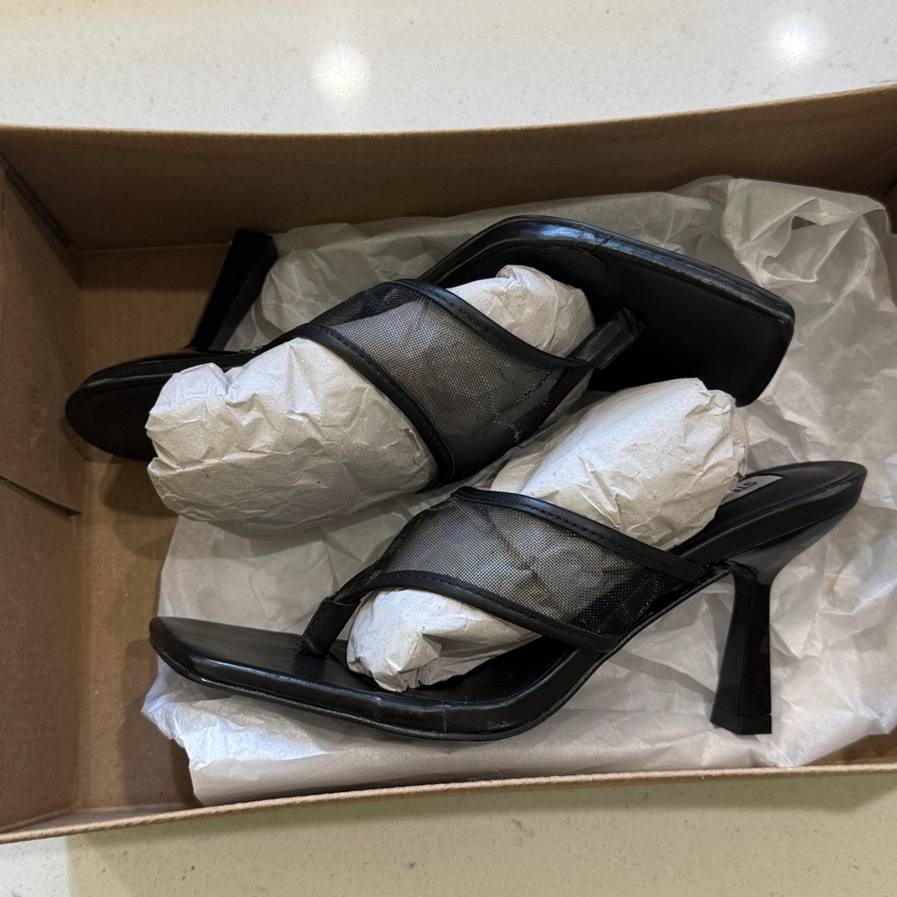 Steve Madden Black Mesh Thong Heel Sandals - Picture 14 of 14